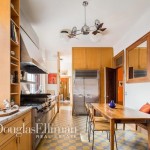 43 Fifth Avenue #9E, Holly Hunter’s home, Julia Roberts’s old home