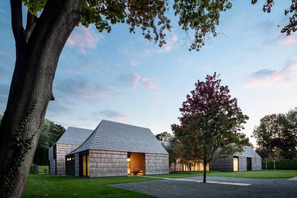 Bates Masi + architects, wooden home, Underhill, Quaker inspiration, Matinecock, gable roof home, interconnected pavilions
