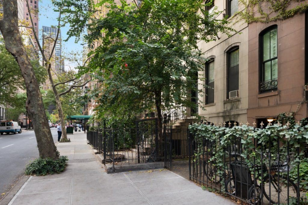 Brownstone rental on Katharine Hepburn's old block asks 4,000/month in
