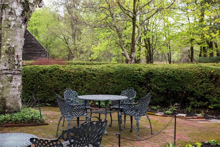 This 1760 farmhouse in upstate New York can be yours for 1.1M 6sqft