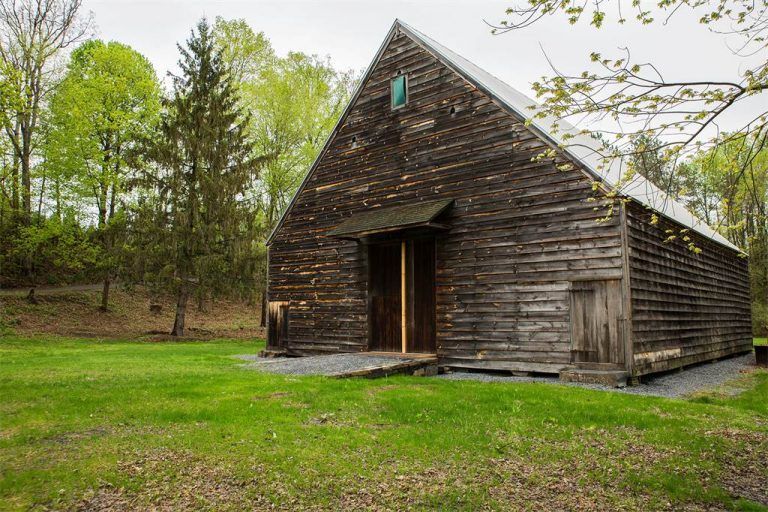 This 1760 farmhouse in upstate New York can be yours for 1.1M 6sqft