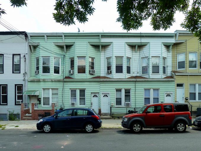 The Urban Lens 'All the Queens Houses' tells the story of NYC's most