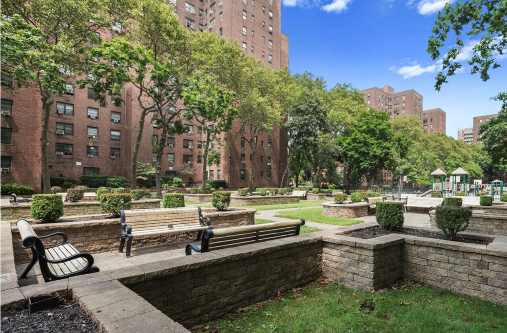 Waitlist opens for units at East Harlem’s Riverton complex, from 1,968/month 6sqft