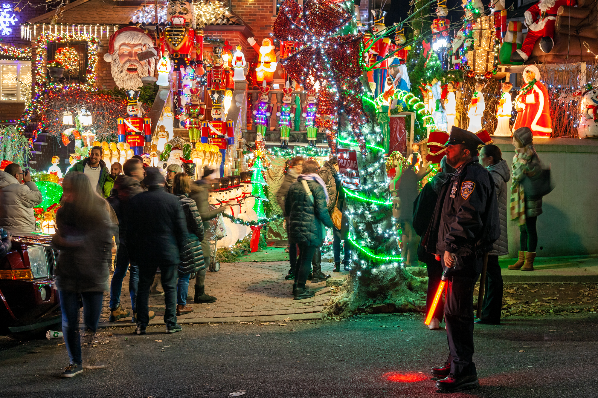 See this year's completely outrageous Dyker Heights Christmas lights