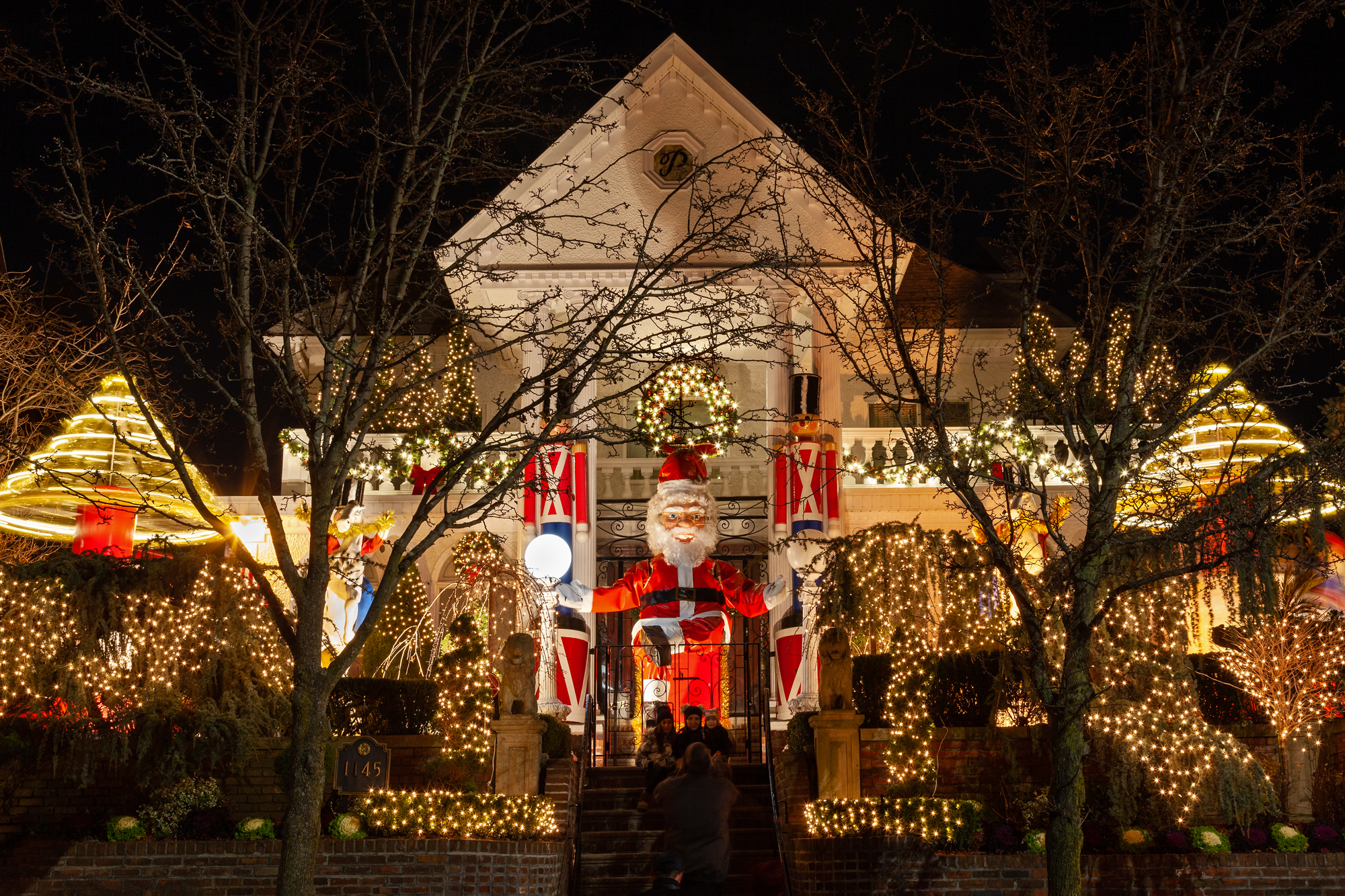 See this year's completely outrageous Dyker Heights Christmas lights