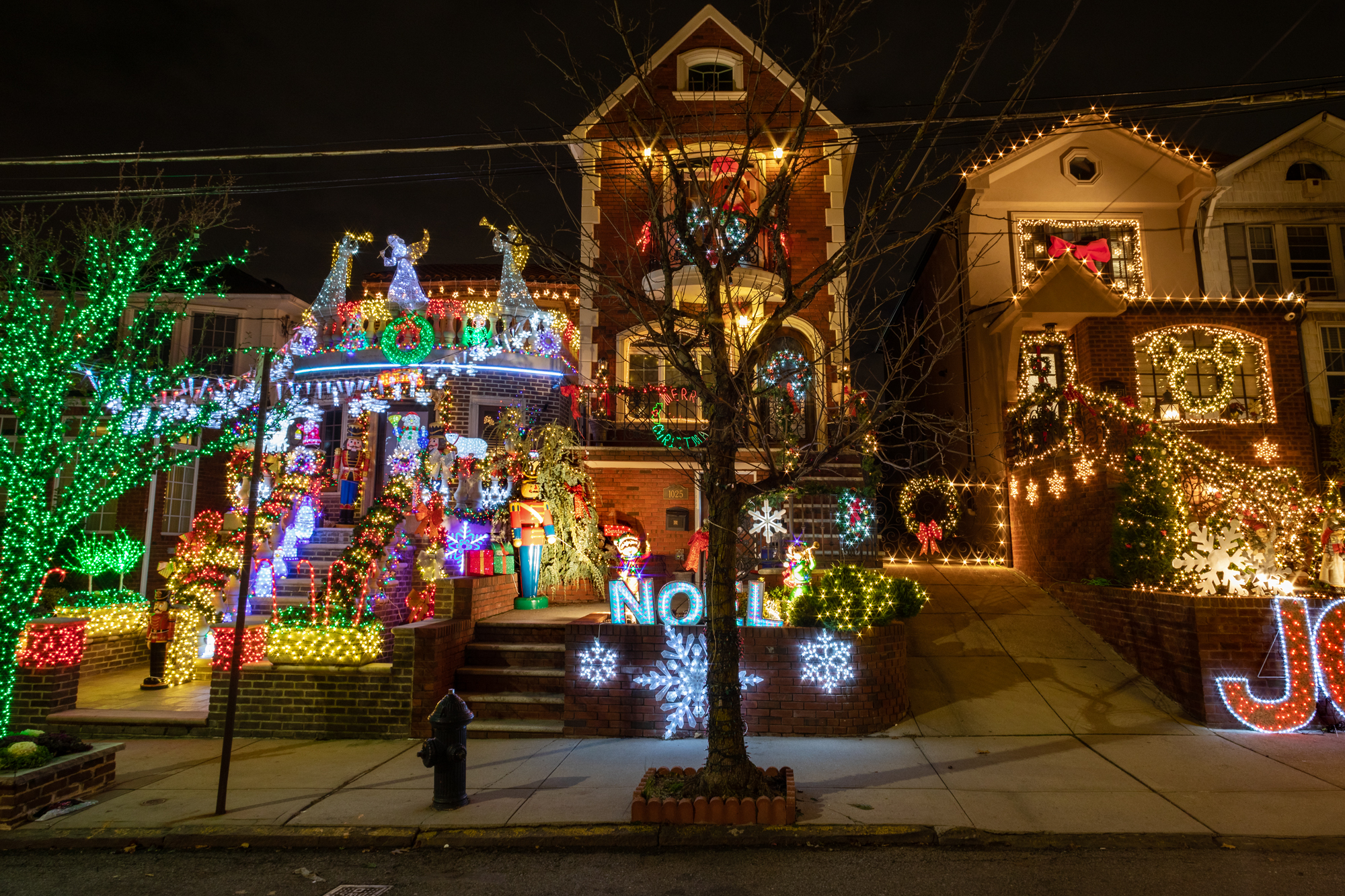 See this year's completely outrageous Dyker Heights Christmas lights