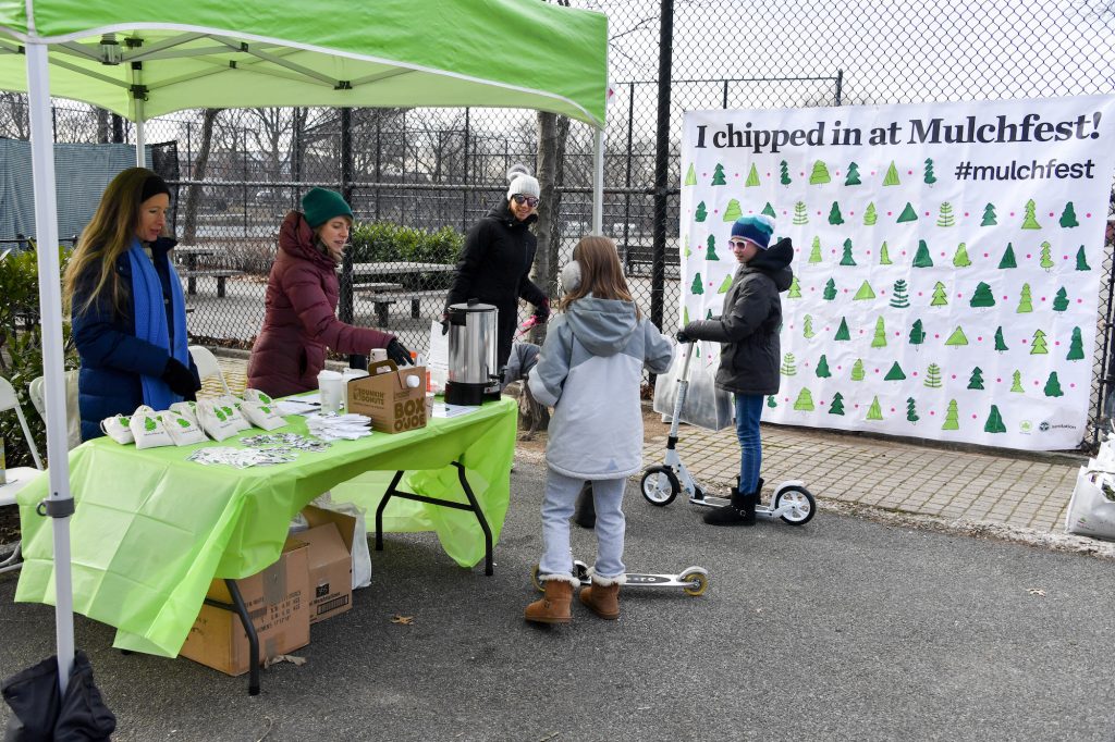 How to say goodbye to your Christmas Tree NYC's Mulchfest 6sqft