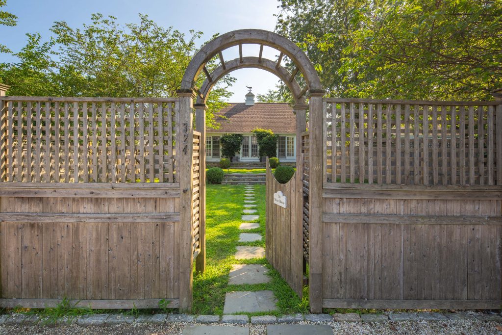 Asking 1M, this sweet Connecticut ‘Mouse House’ cottage is just a