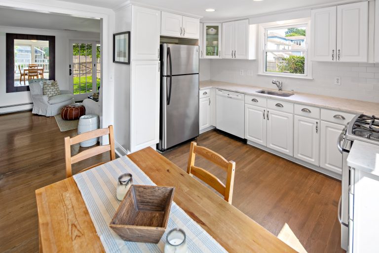 Asking 1M, this sweet Connecticut ‘Mouse House’ cottage is just a