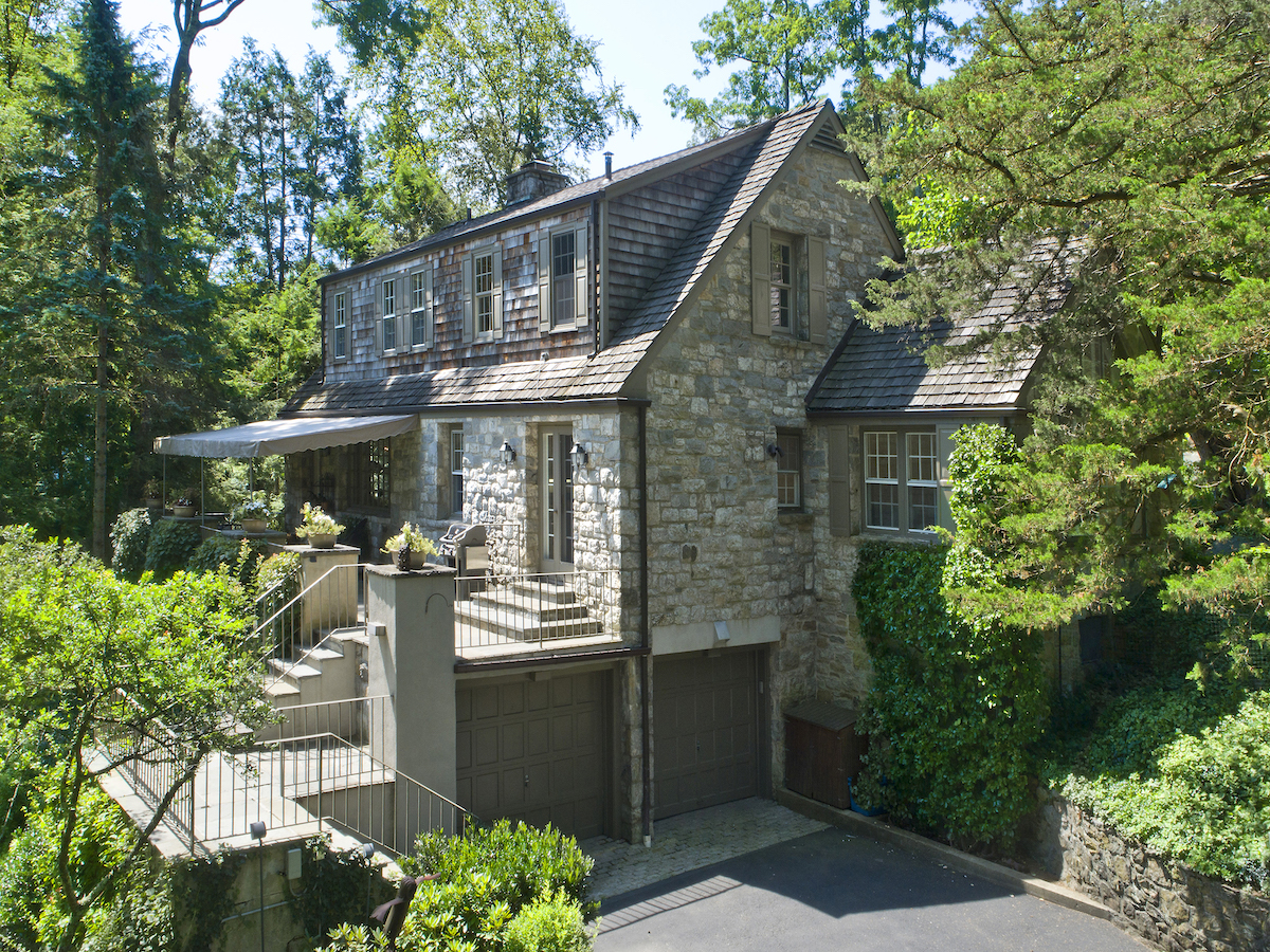 For 1.2M, this stone Cotswold cottage in Greenwich, Connecticut has