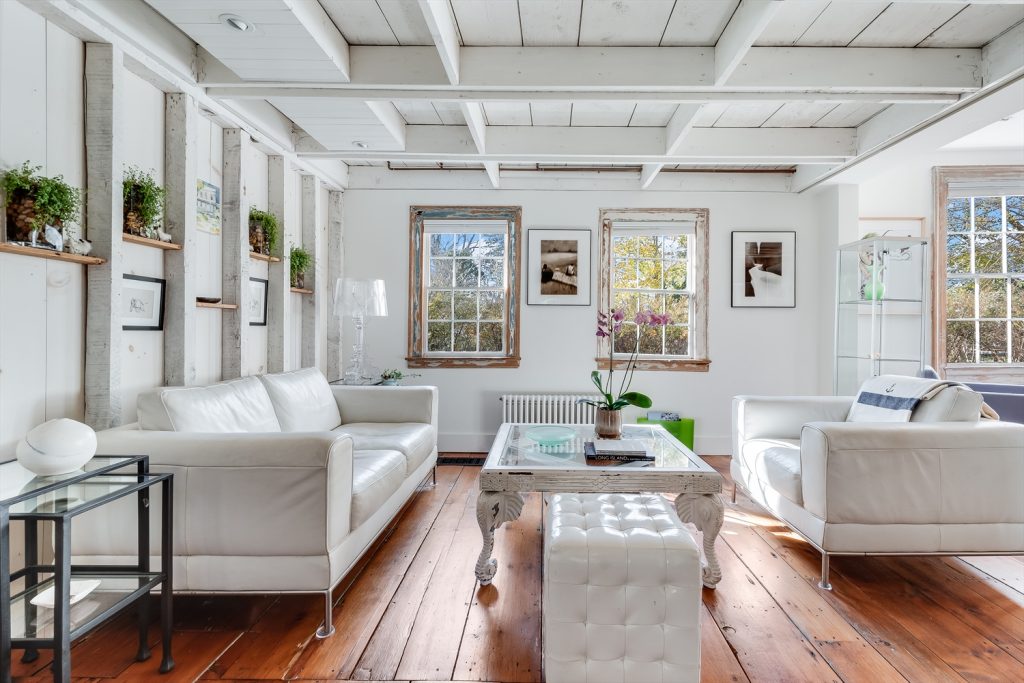 For 3.5M, this 1829 Amagansett farmhouse is the picture of East End