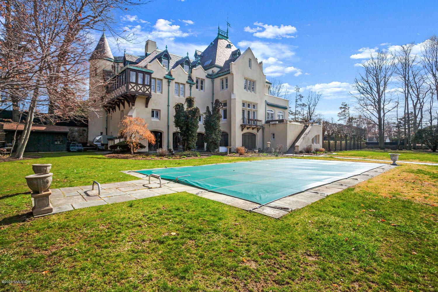 French chateau on the Connecticut coast asks 4.5M 6sqft