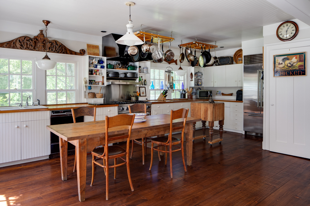 1.5M Connecticut estate of 60 Minutes’ Morley Safer has a stone