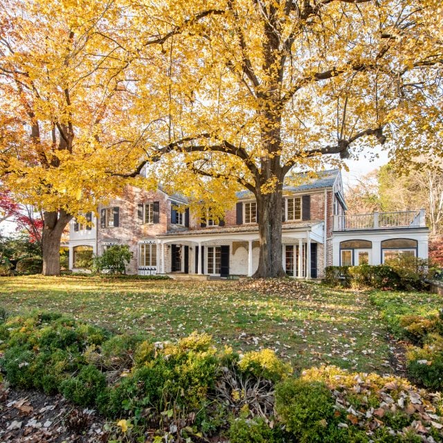 Paul Simon relists 32-acre New Canaan estate for $11.9M