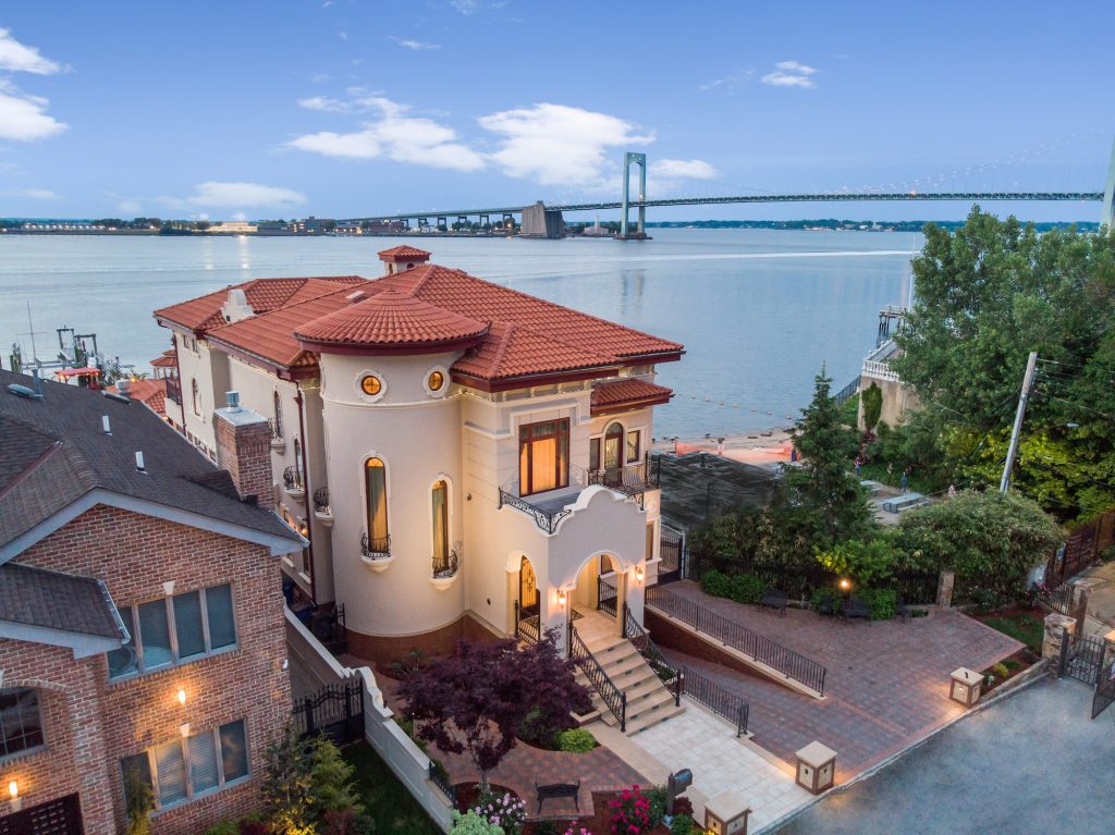 6M Beechhurst home is like a waterfront Mediterranean villa in Queens