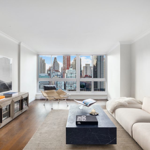 $1.36M gets you NYC waterfront living in this three-bedroom Roosevelt Island co-op