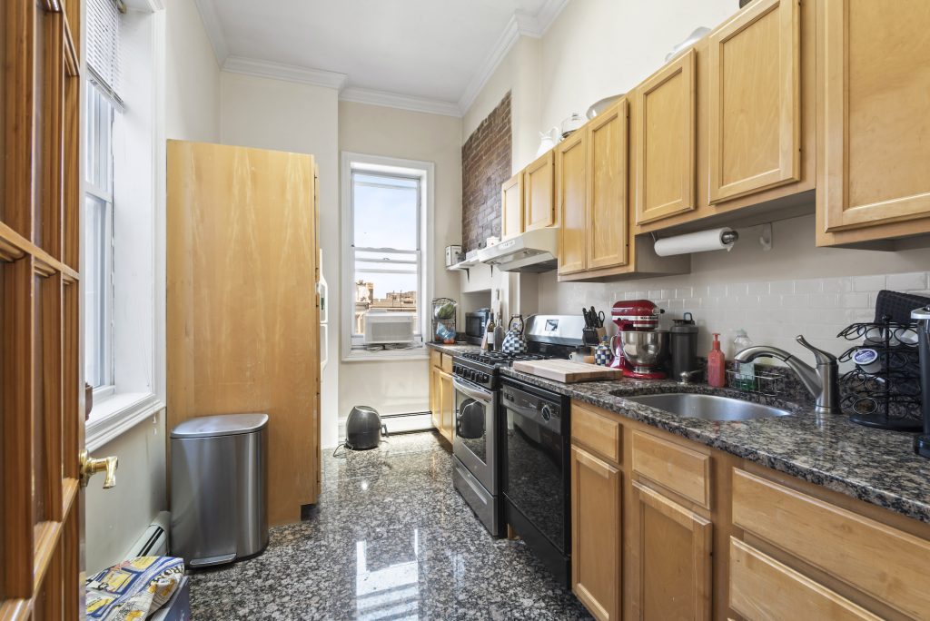 Rare fourfamily brownstone in downtown Jersey City asks 2.75M 6sqft