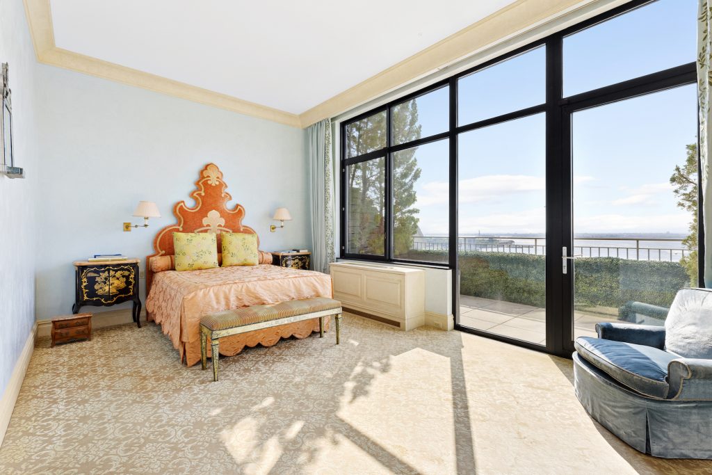 Industrial Penthouse | The Sims 4 Speed Build - YouTube - Penthouse Apartment With Industrial Flair