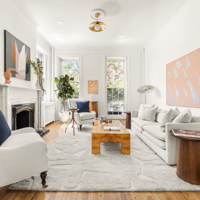 All aboard a charming $2M three-bedroom townhouse flat in historic Brooklyn Heights